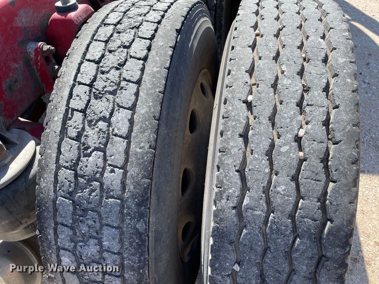 image for item DJ5182 2000 Kenworth W900  semi truck