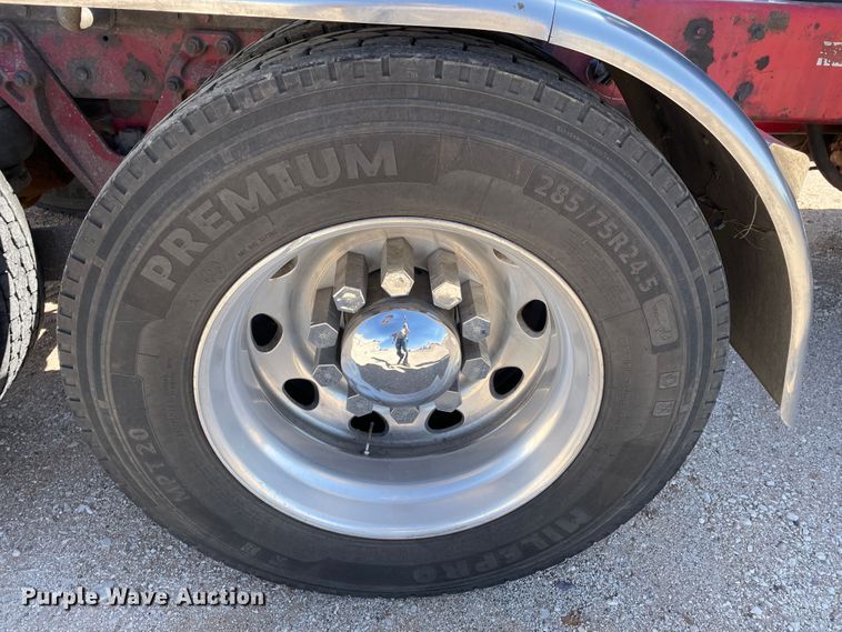 image for item DJ5182 2000 Kenworth W900  semi truck