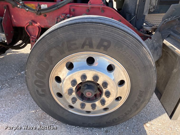 image for item DJ5182 2000 Kenworth W900  semi truck