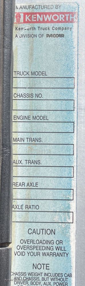 image for item DJ5182 2000 Kenworth W900  semi truck