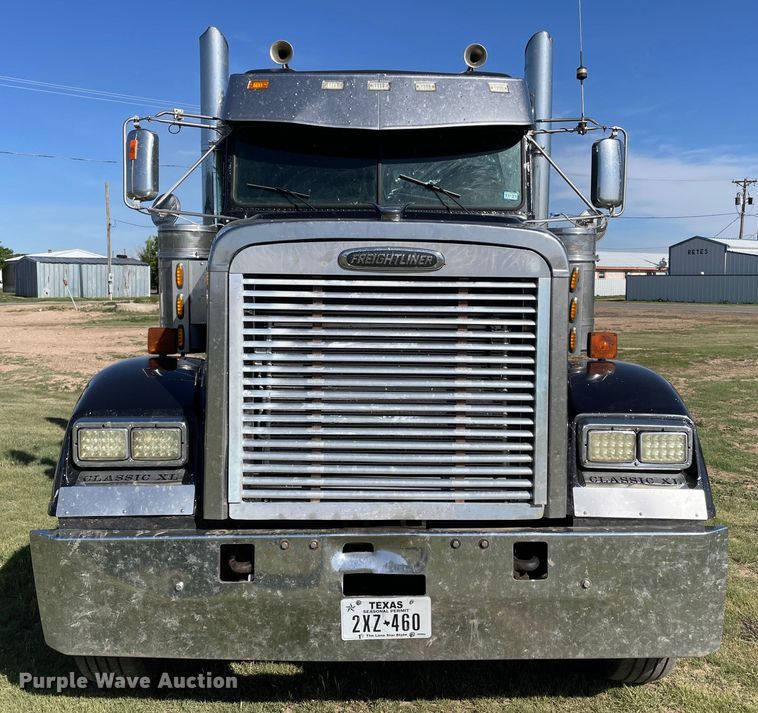 image for item DJ5190 2006 Freightliner FLD 132XL Classic  semi truck