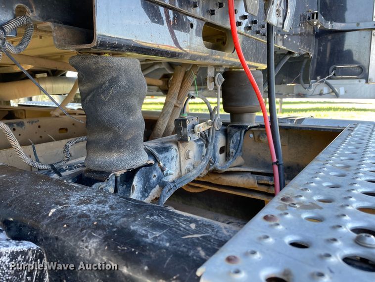 image for item DJ5190 2006 Freightliner FLD 132XL Classic  semi truck