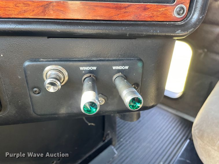 image for item DJ5190 2006 Freightliner FLD 132XL Classic  semi truck