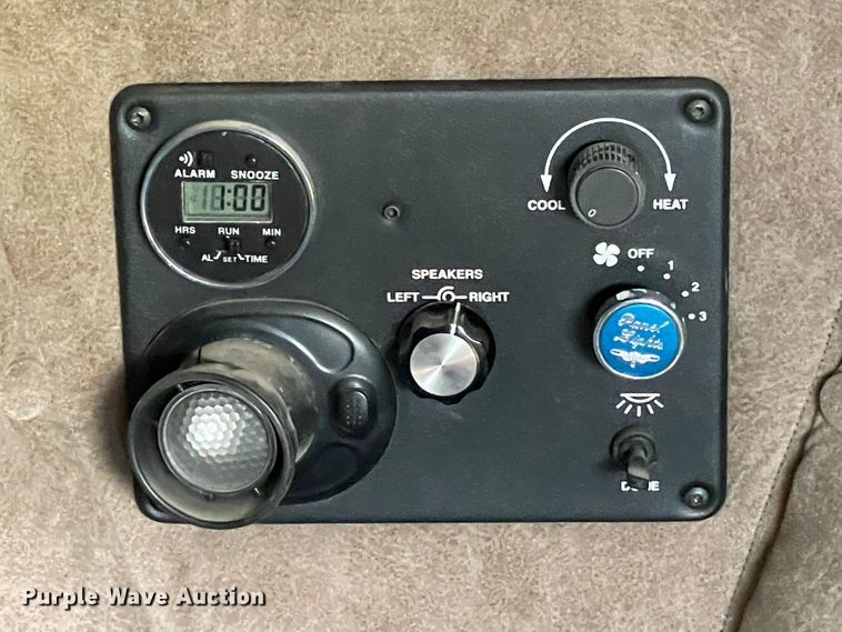 image for item DJ5190 2006 Freightliner FLD 132XL Classic  semi truck