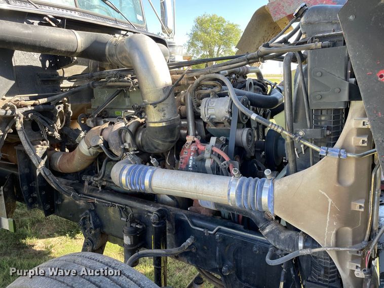 image for item DJ5190 2006 Freightliner FLD 132XL Classic  semi truck