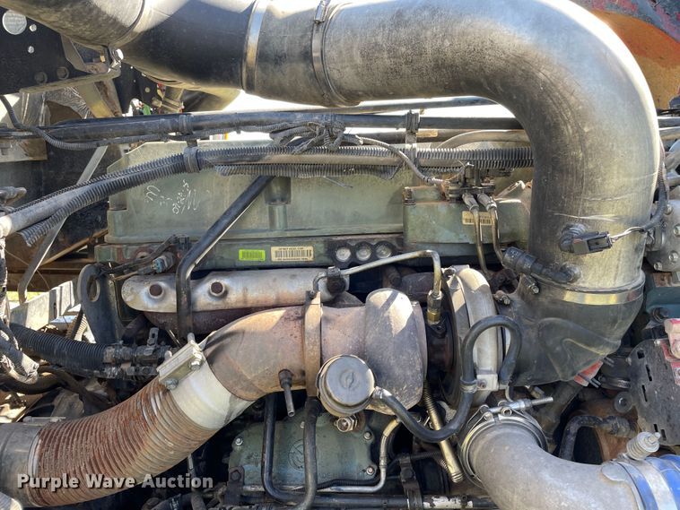 image for item DJ5190 2006 Freightliner FLD 132XL Classic  semi truck