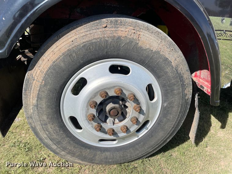 image for item DJ5190 2006 Freightliner FLD 132XL Classic  semi truck