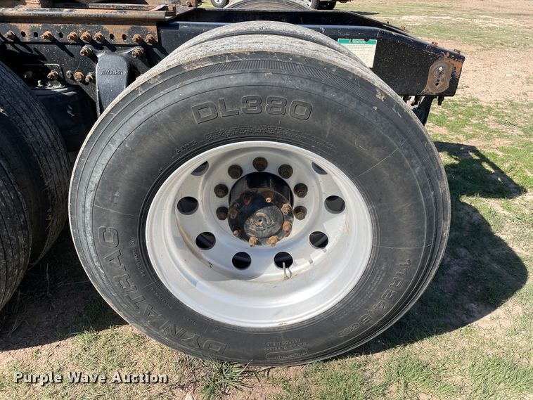 image for item DJ5190 2006 Freightliner FLD 132XL Classic  semi truck