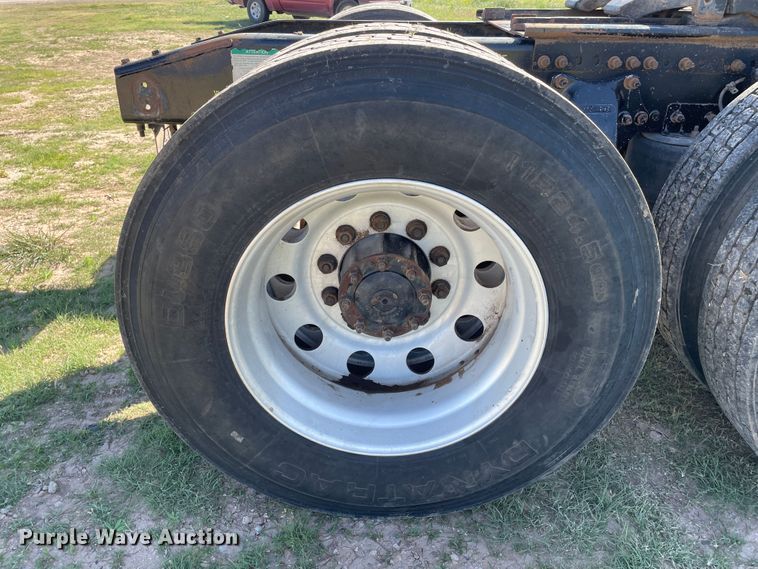 image for item DJ5190 2006 Freightliner FLD 132XL Classic  semi truck