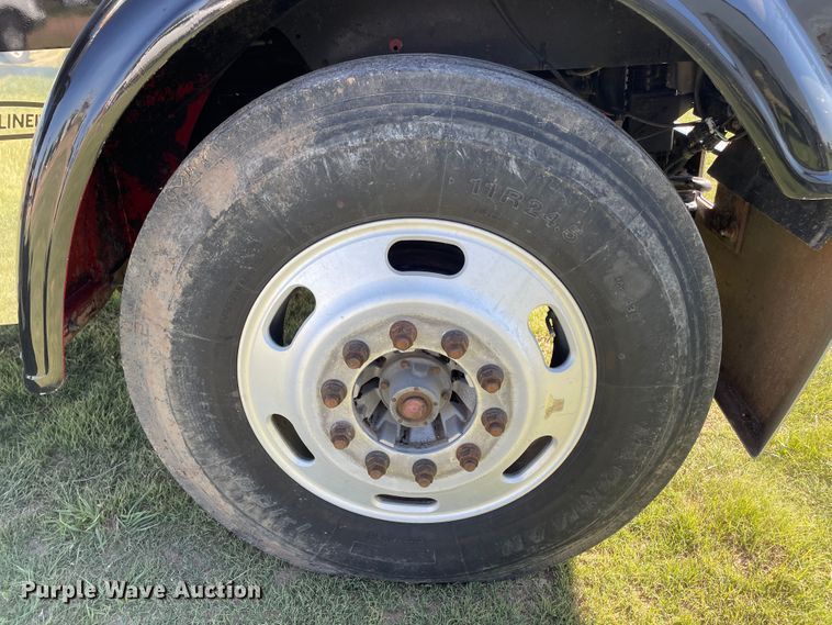 image for item DJ5190 2006 Freightliner FLD 132XL Classic  semi truck