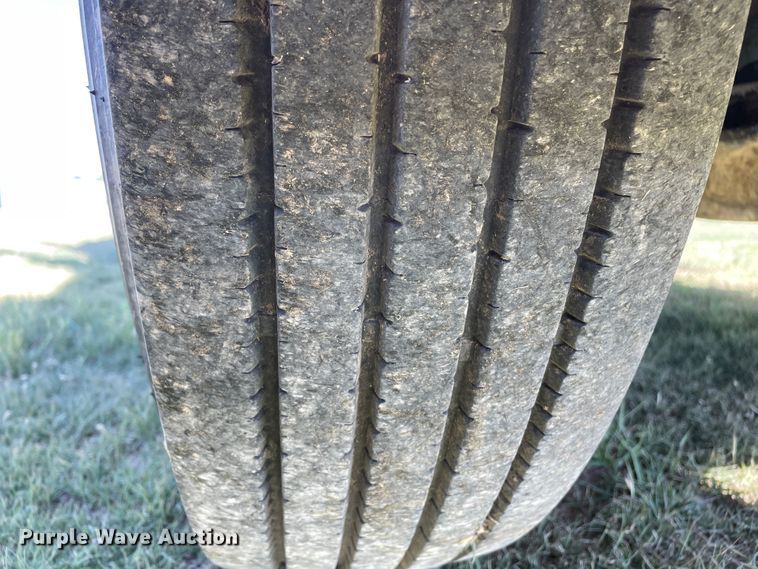 image for item DJ5190 2006 Freightliner FLD 132XL Classic  semi truck