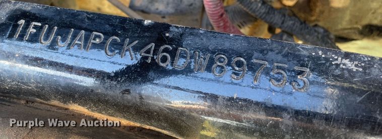 image for item DJ5190 2006 Freightliner FLD 132XL Classic  semi truck