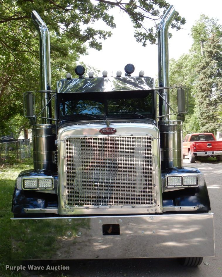 image for item DK0483 1991 Peterbilt 379  semi truck