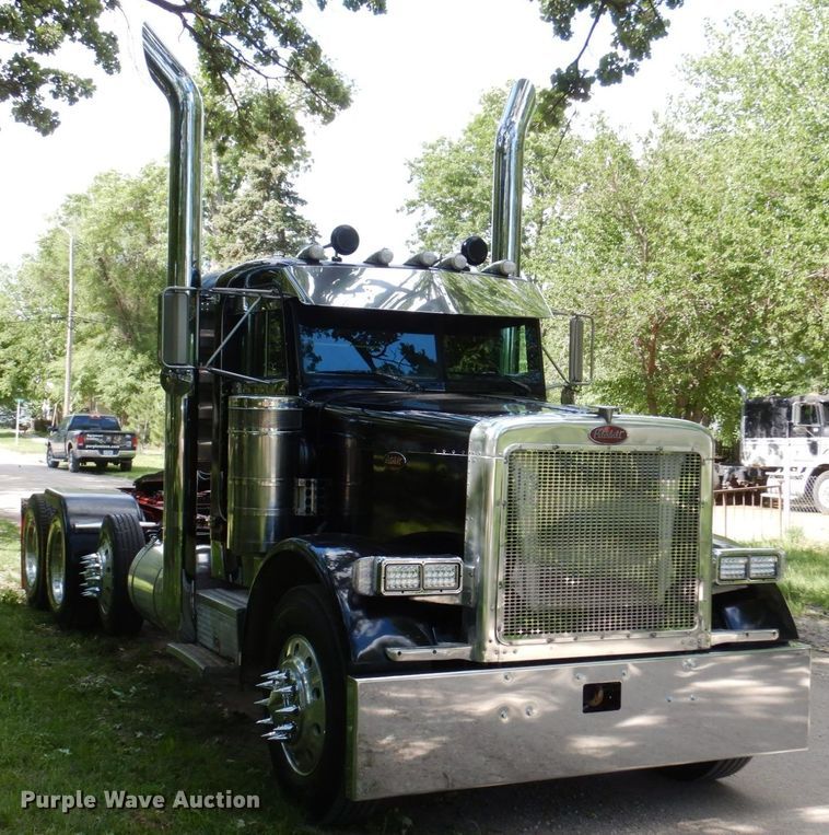 image for item DK0483 1991 Peterbilt 379  semi truck