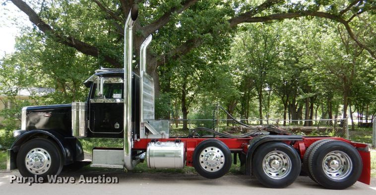 image for item DK0483 1991 Peterbilt 379  semi truck