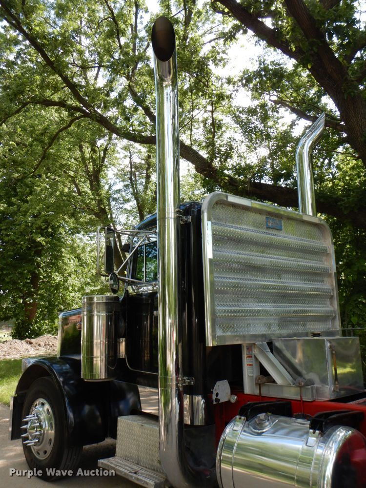 image for item DK0483 1991 Peterbilt 379  semi truck