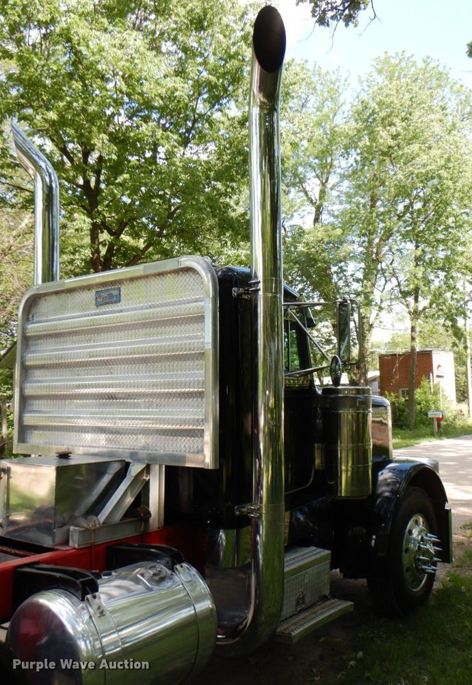 image for item DK0483 1991 Peterbilt 379  semi truck