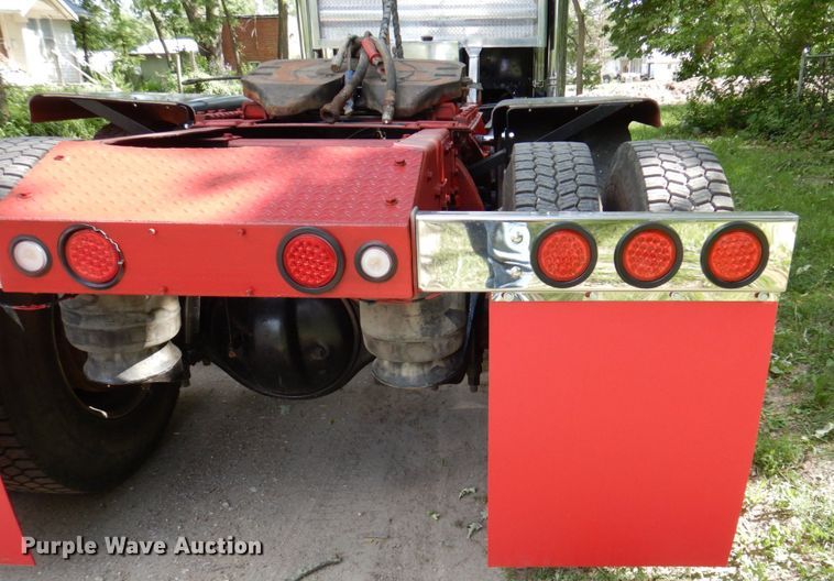 image for item DK0483 1991 Peterbilt 379  semi truck