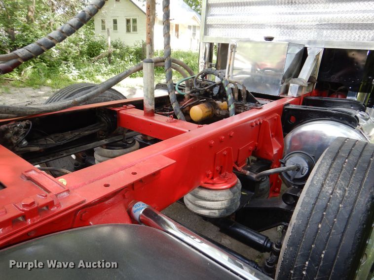 image for item DK0483 1991 Peterbilt 379  semi truck