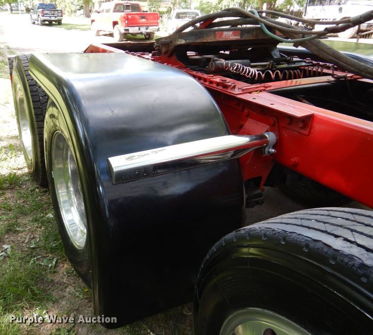 image for item DK0483 1991 Peterbilt 379  semi truck