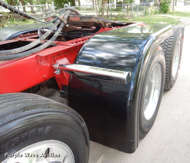 image for item DK0483 1991 Peterbilt 379  semi truck