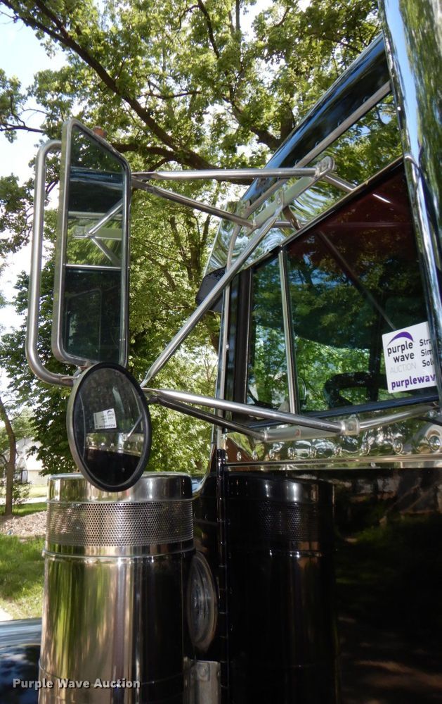 image for item DK0483 1991 Peterbilt 379  semi truck