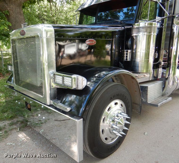 image for item DK0483 1991 Peterbilt 379  semi truck