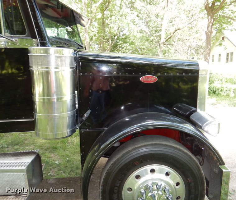 image for item DK0483 1991 Peterbilt 379  semi truck