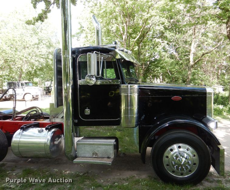 image for item DK0483 1991 Peterbilt 379  semi truck