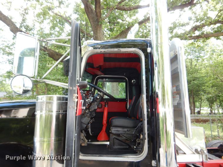 image for item DK0483 1991 Peterbilt 379  semi truck