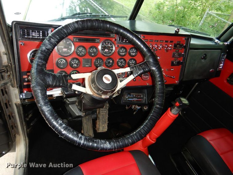 image for item DK0483 1991 Peterbilt 379  semi truck