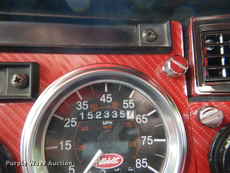 image for item DK0483 1991 Peterbilt 379  semi truck