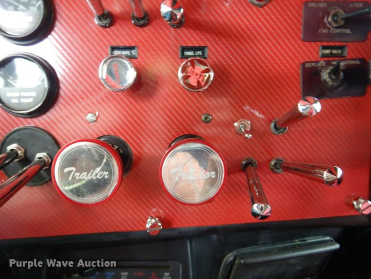 image for item DK0483 1991 Peterbilt 379  semi truck