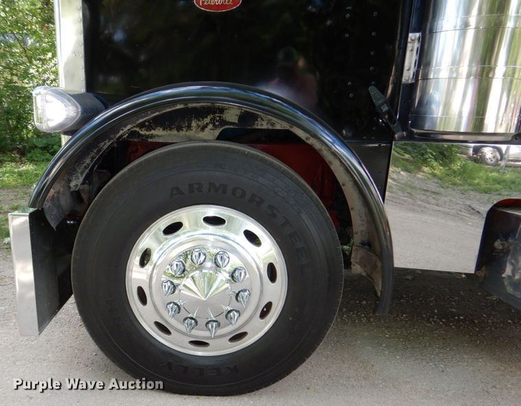 image for item DK0483 1991 Peterbilt 379  semi truck