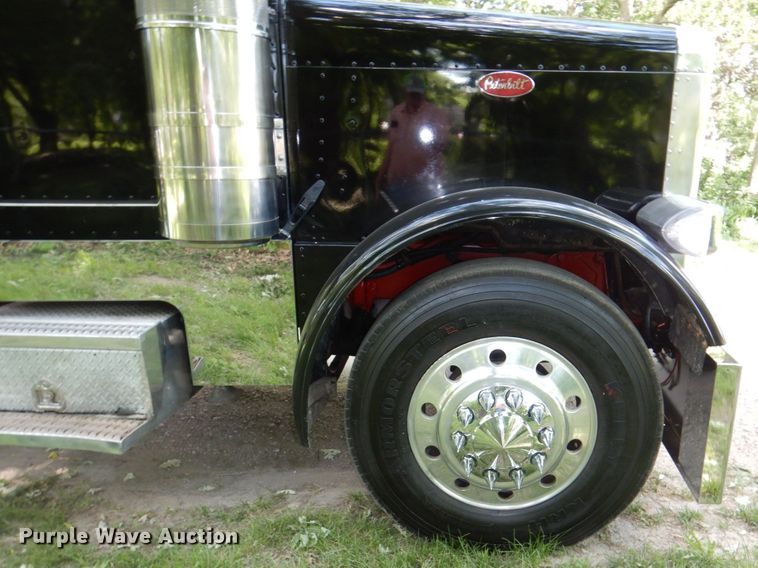 image for item DK0483 1991 Peterbilt 379  semi truck