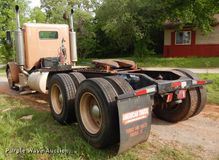 image for item DK0924 1991 Peterbilt 378  semi truck