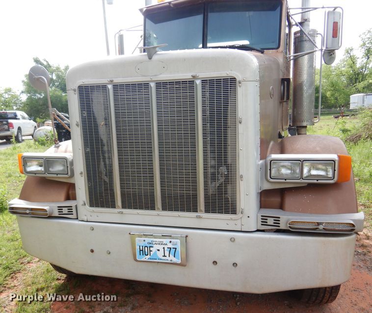 image for item DK0924 1991 Peterbilt 378  semi truck