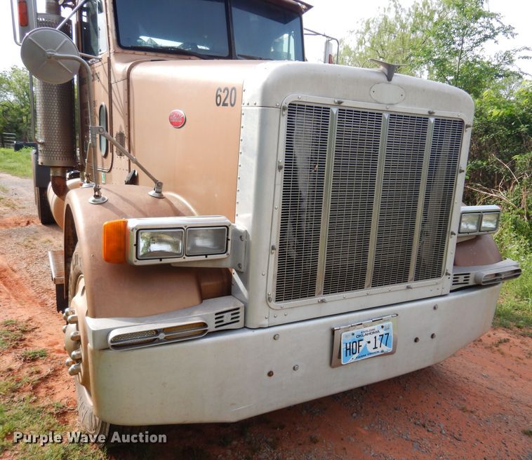 image for item DK0924 1991 Peterbilt 378  semi truck