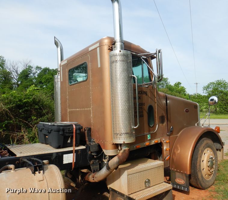 image for item DK0924 1991 Peterbilt 378  semi truck