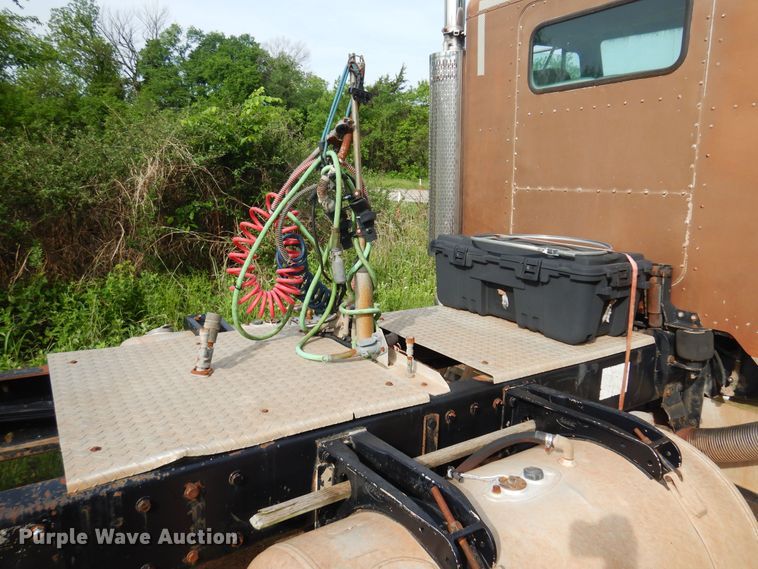 image for item DK0924 1991 Peterbilt 378  semi truck