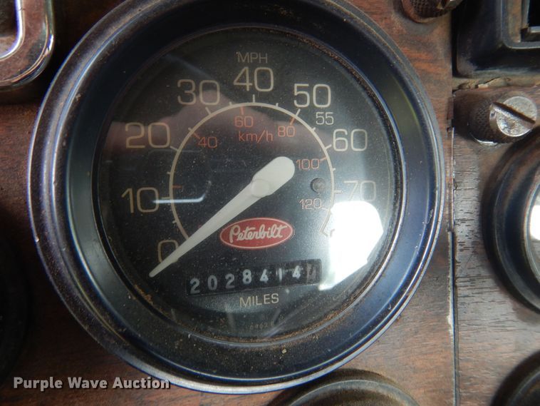 image for item DK0924 1991 Peterbilt 378  semi truck
