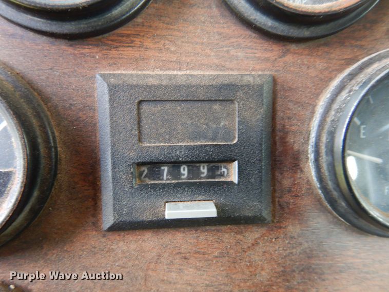 image for item DK0924 1991 Peterbilt 378  semi truck