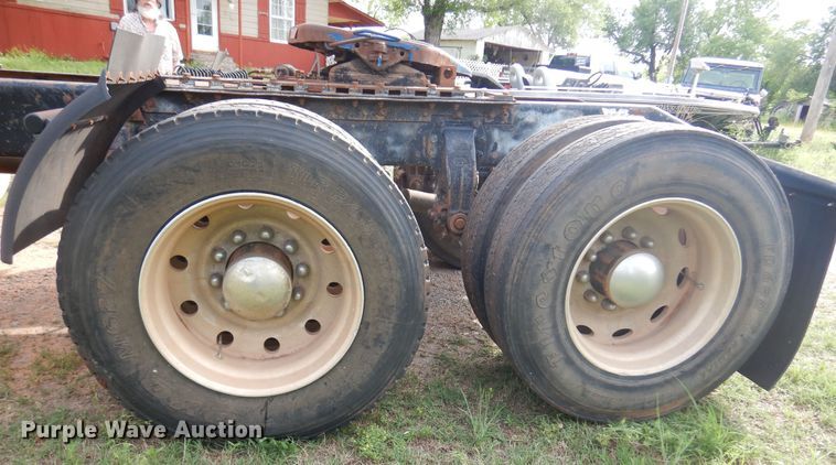 image for item DK0924 1991 Peterbilt 378  semi truck