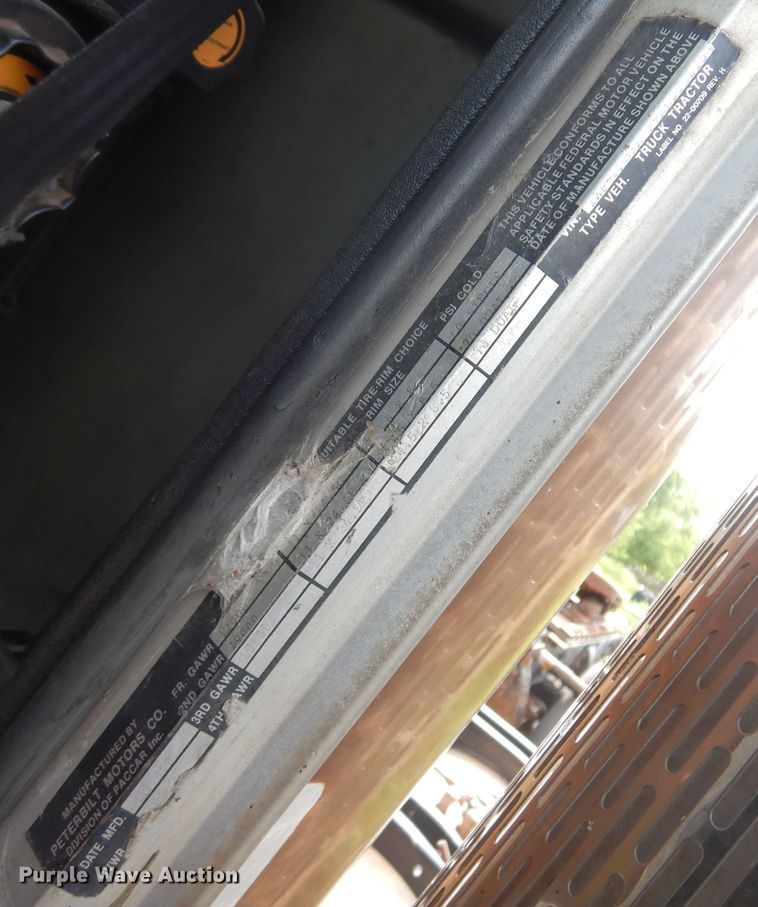 image for item DK0924 1991 Peterbilt 378  semi truck