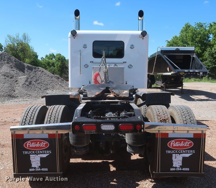 image for item DK3734 2021 Peterbilt 389  semi truck