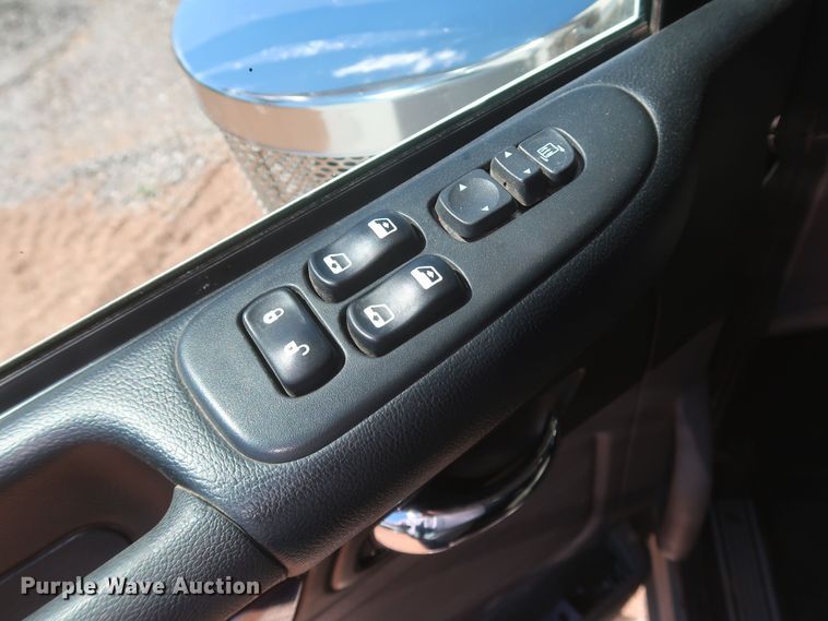 image for item DK3734 2021 Peterbilt 389  semi truck