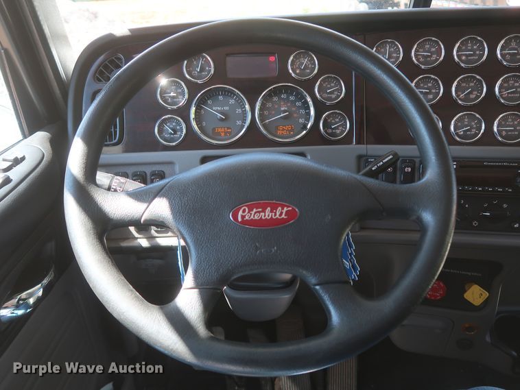 image for item DK3734 2021 Peterbilt 389  semi truck