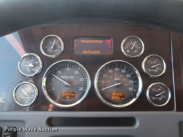 image for item DK3734 2021 Peterbilt 389  semi truck