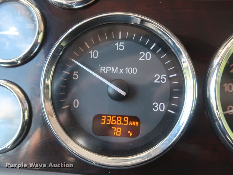 image for item DK3734 2021 Peterbilt 389  semi truck