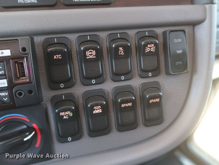 image for item DK3734 2021 Peterbilt 389  semi truck